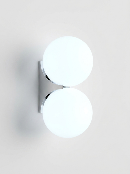 Solja – Modern Glass Orb LED Bedside Wall Sconce