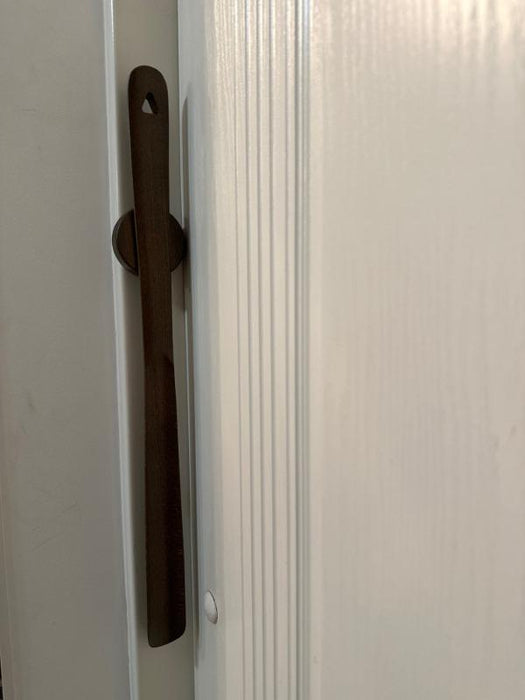 Kolbein - Wooden Long Handle Magnetic Shoehorn — customer photo by Fiona Y.